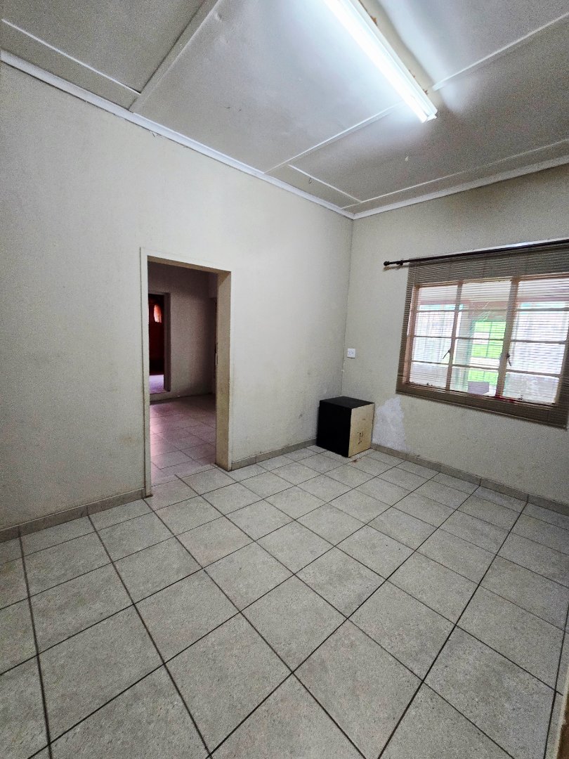 5 Bedroom Property for Sale in Elandia North West